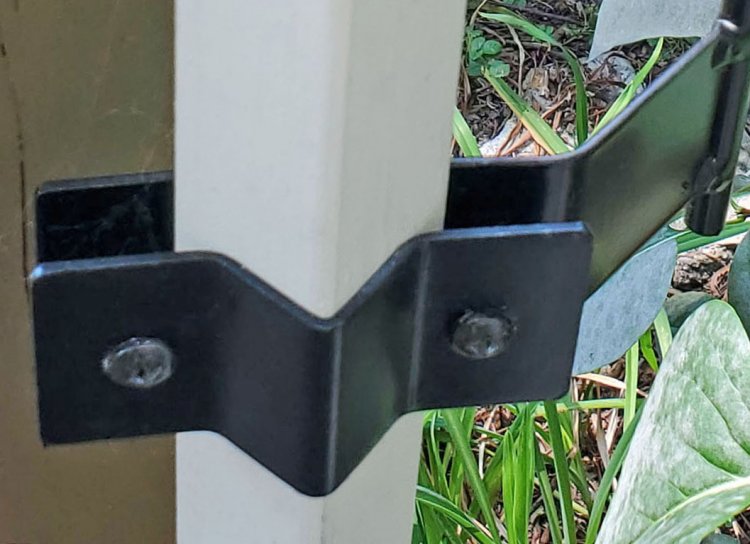 (image for) PR4SDW - Pot Ring For 4" Pots - Wood Baluster Mount